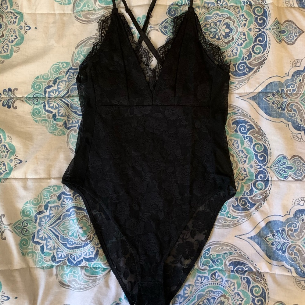 H&M: floral black bodysuit